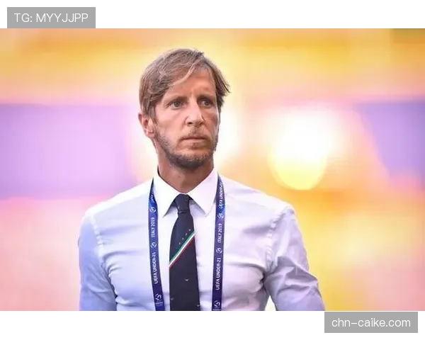 巴斯托尼遭莱切球迷全场嘘声,国家德比赛场争议判罚余波未平